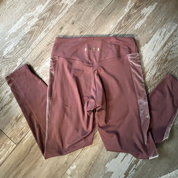 VSPINK 💗L/S Logo Campus Tee(M)Oatmeal & VSPINK💗Cozy Fleece Leggings(M)Cocoa-SET! - Picture 4 of 15